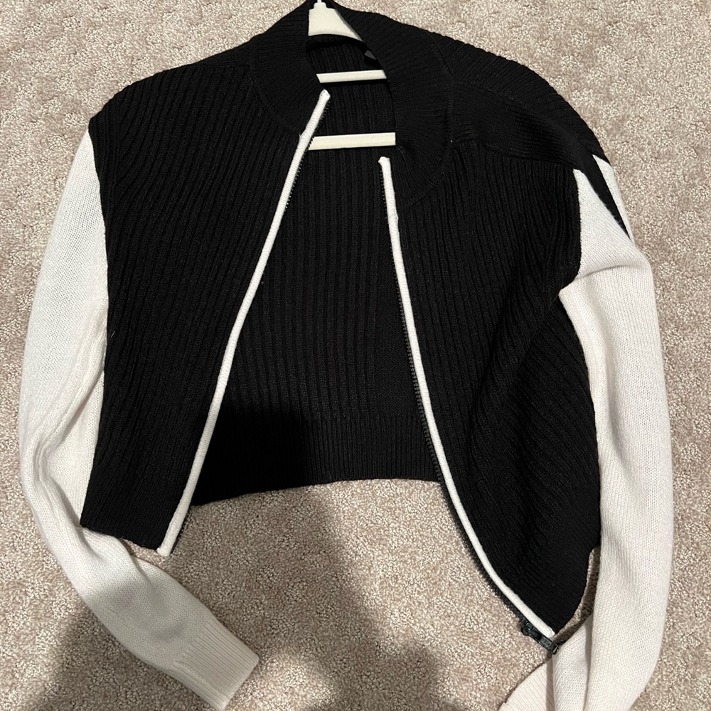 Black/white sweater jacket